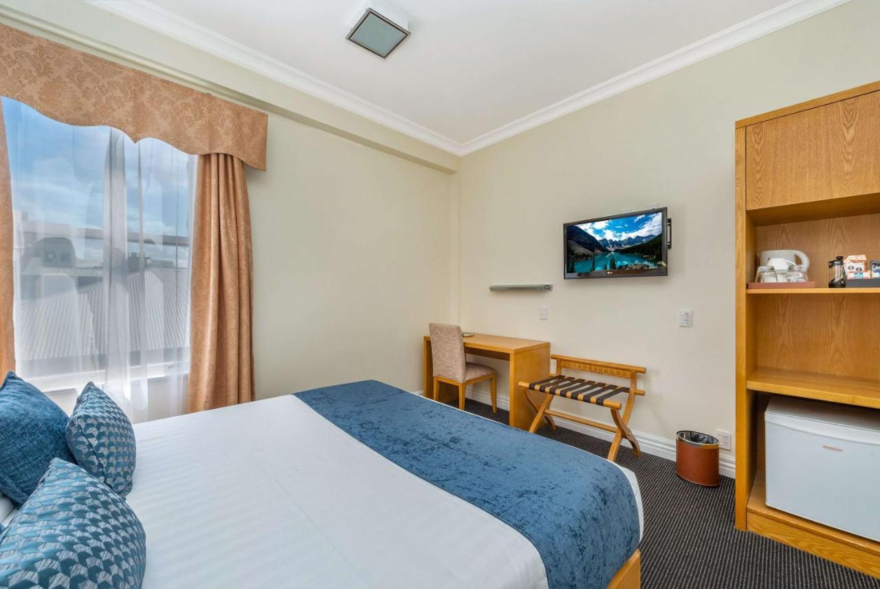 Ramada By Wyndham, Hamilton City Center Esterno foto