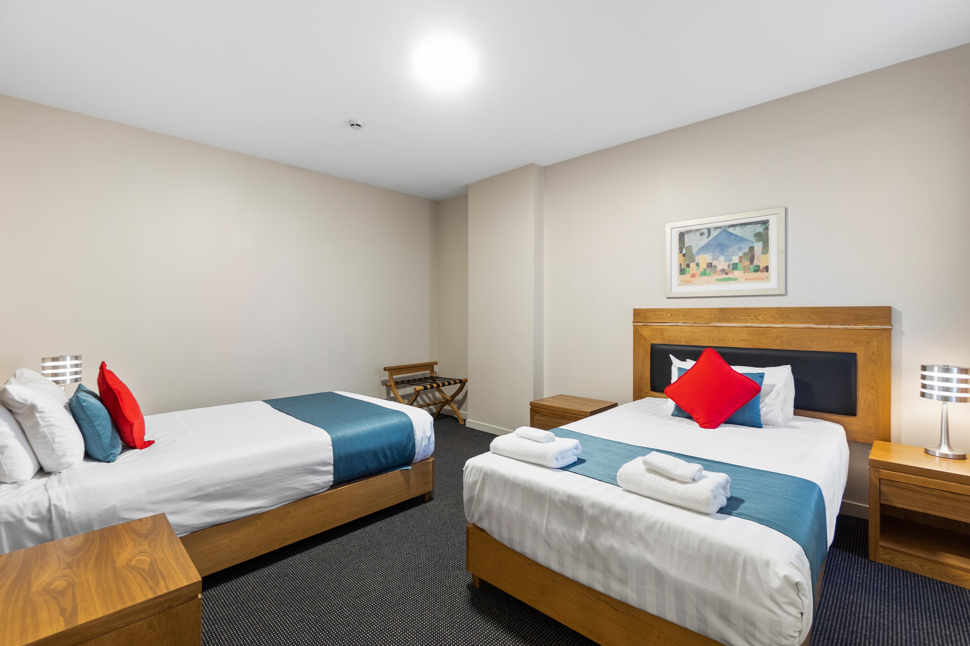 Ramada By Wyndham, Hamilton City Center Esterno foto
