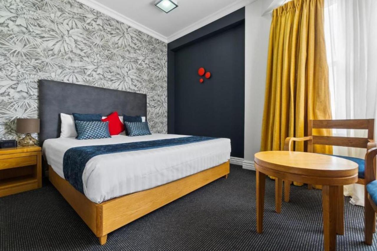 Ramada By Wyndham, Hamilton City Center Esterno foto