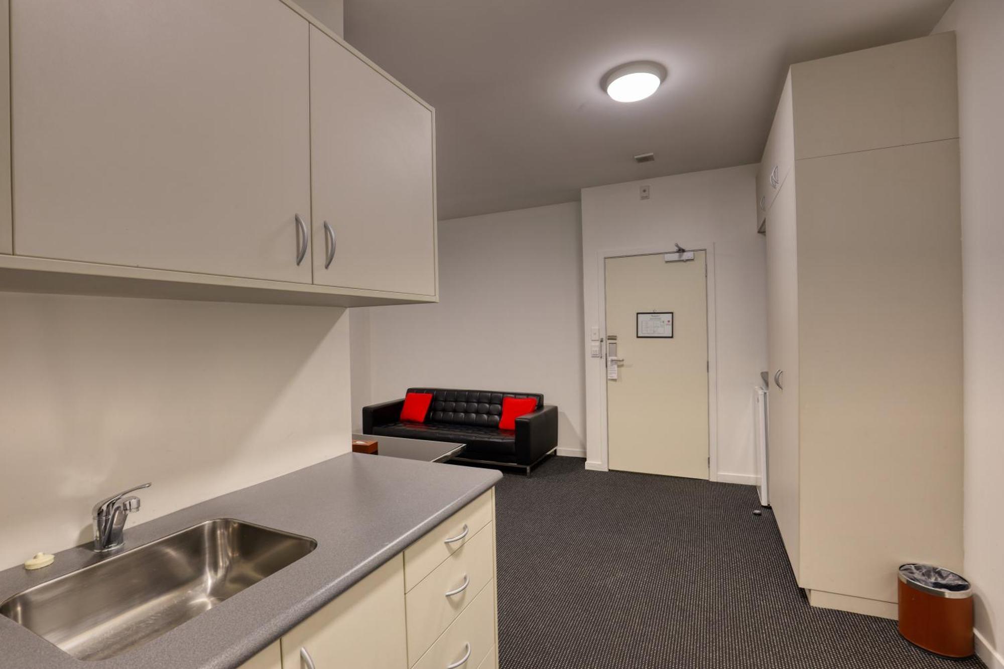 Ramada By Wyndham, Hamilton City Center Esterno foto