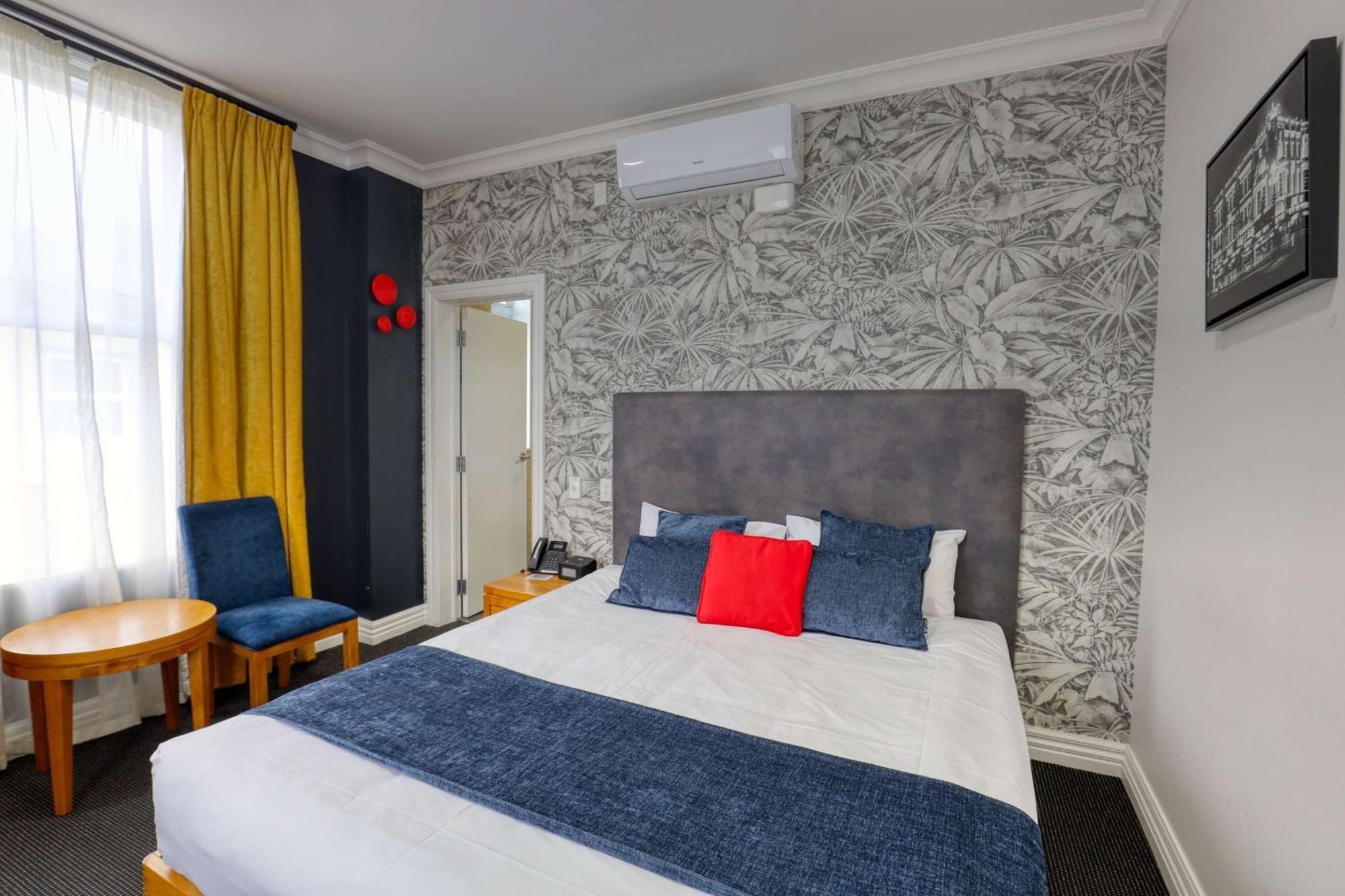Ramada By Wyndham, Hamilton City Center Esterno foto