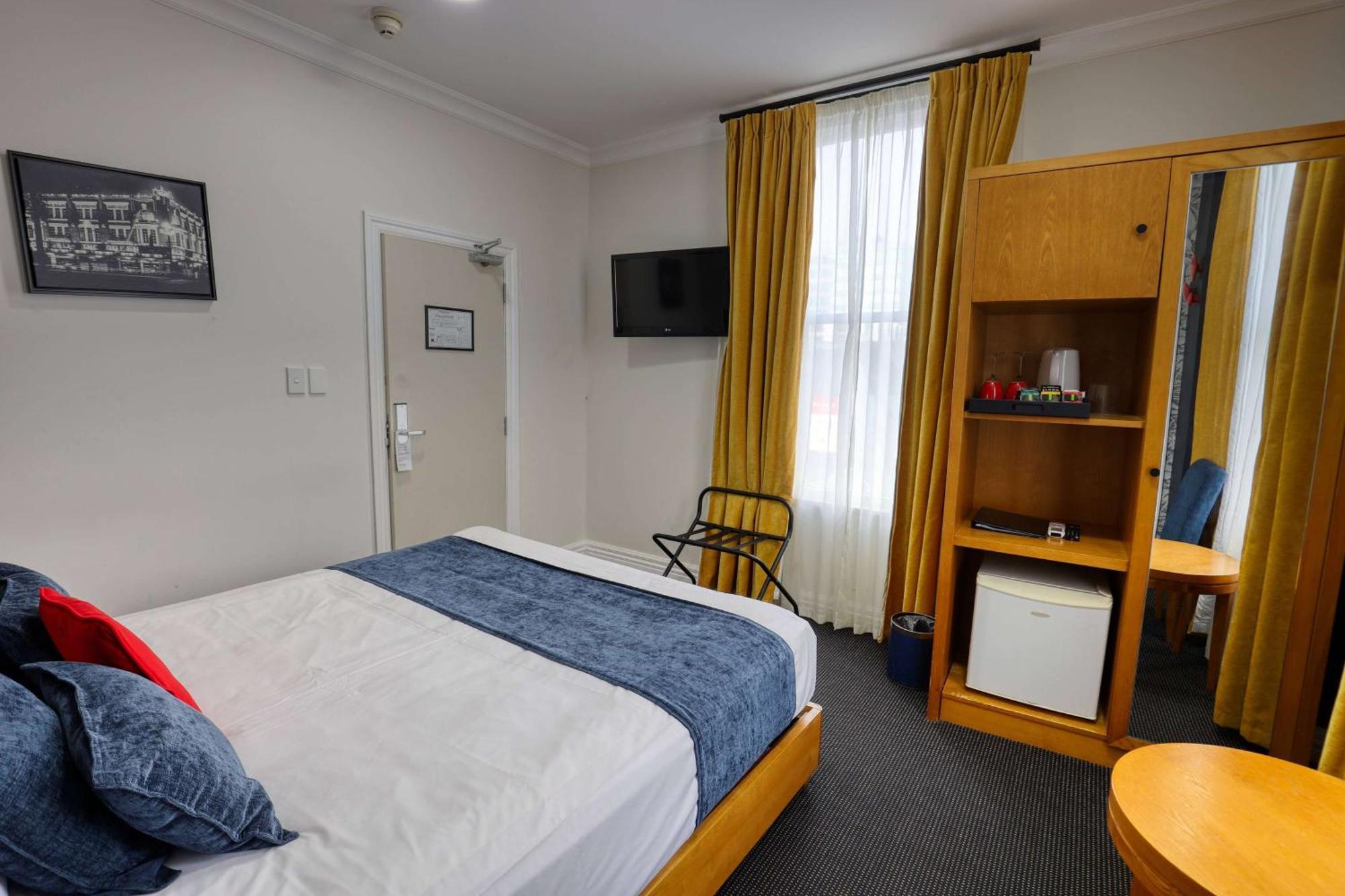 Ramada By Wyndham, Hamilton City Center Esterno foto
