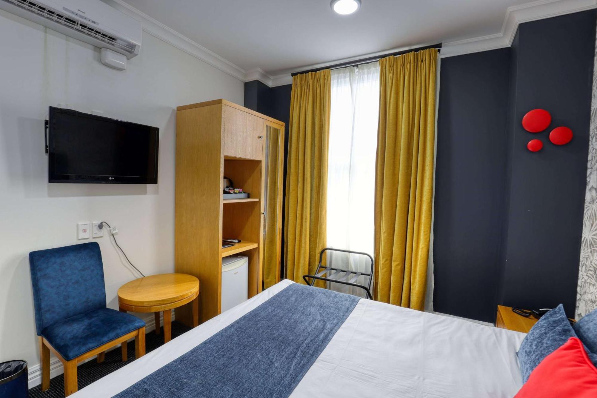 Ramada By Wyndham, Hamilton City Center Esterno foto